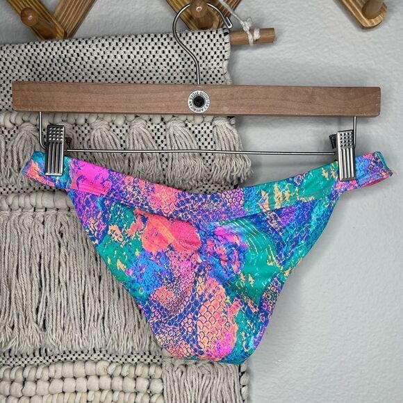 Salty Honey Neon LOW RIDER BOTTOM in VENOM Snakeprint - Picture 8 of 9